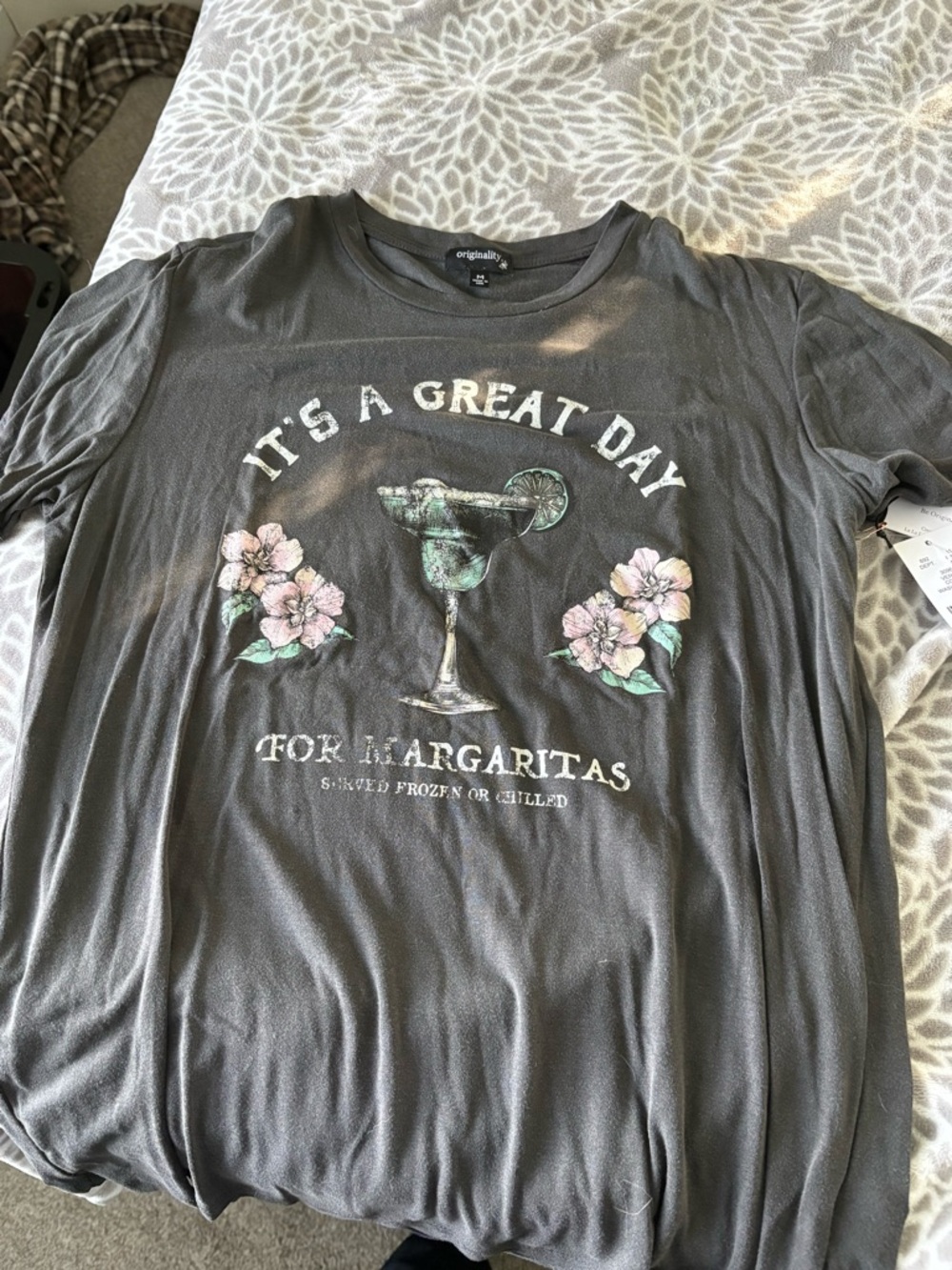 originality+ Gray 'It's A Great Day For Margaritas' Short Sleeve Tee